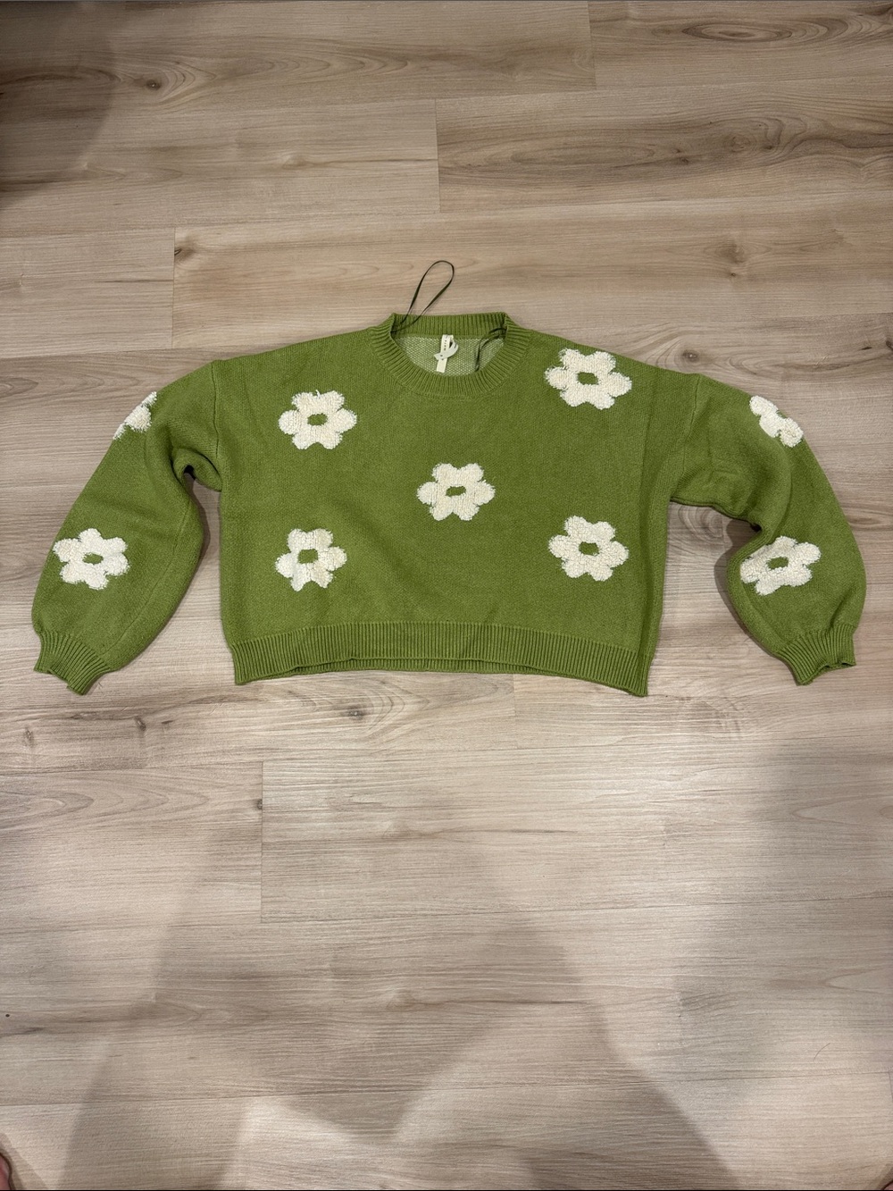 Ladies Size Small Dreamers Green Floral Daisy Knit Sweater Cropped Crewneck